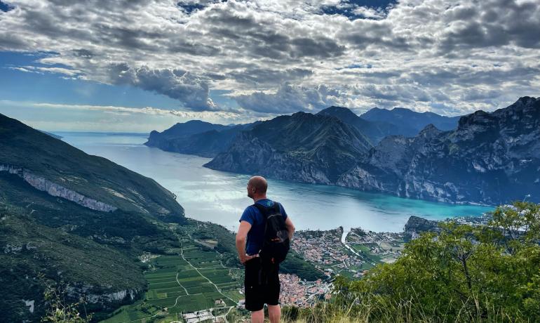 oasi-hotel en may-in-hotel-in-front-of-the-lake-in-riva-del-garda 006