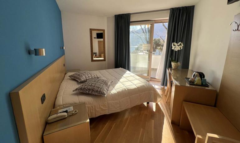 oasi-hotel en offer-in-hotel-by-lake-garda-in-triple-room 009